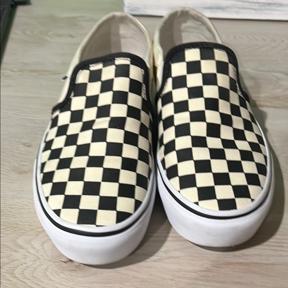 Vans Black and White Sneakers Classic Slip-On size 8.5 FIT LIKE A 9/9.5